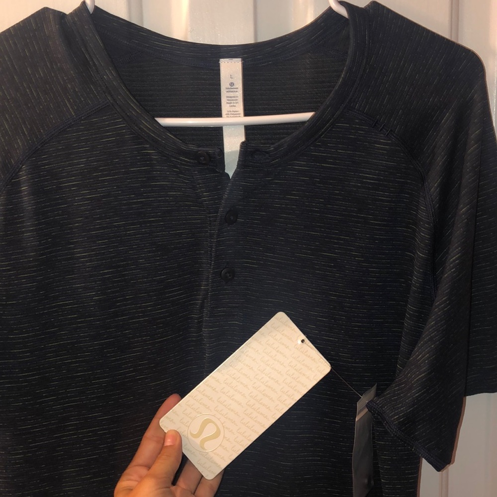 Men’s NWT LULULEMON shirt